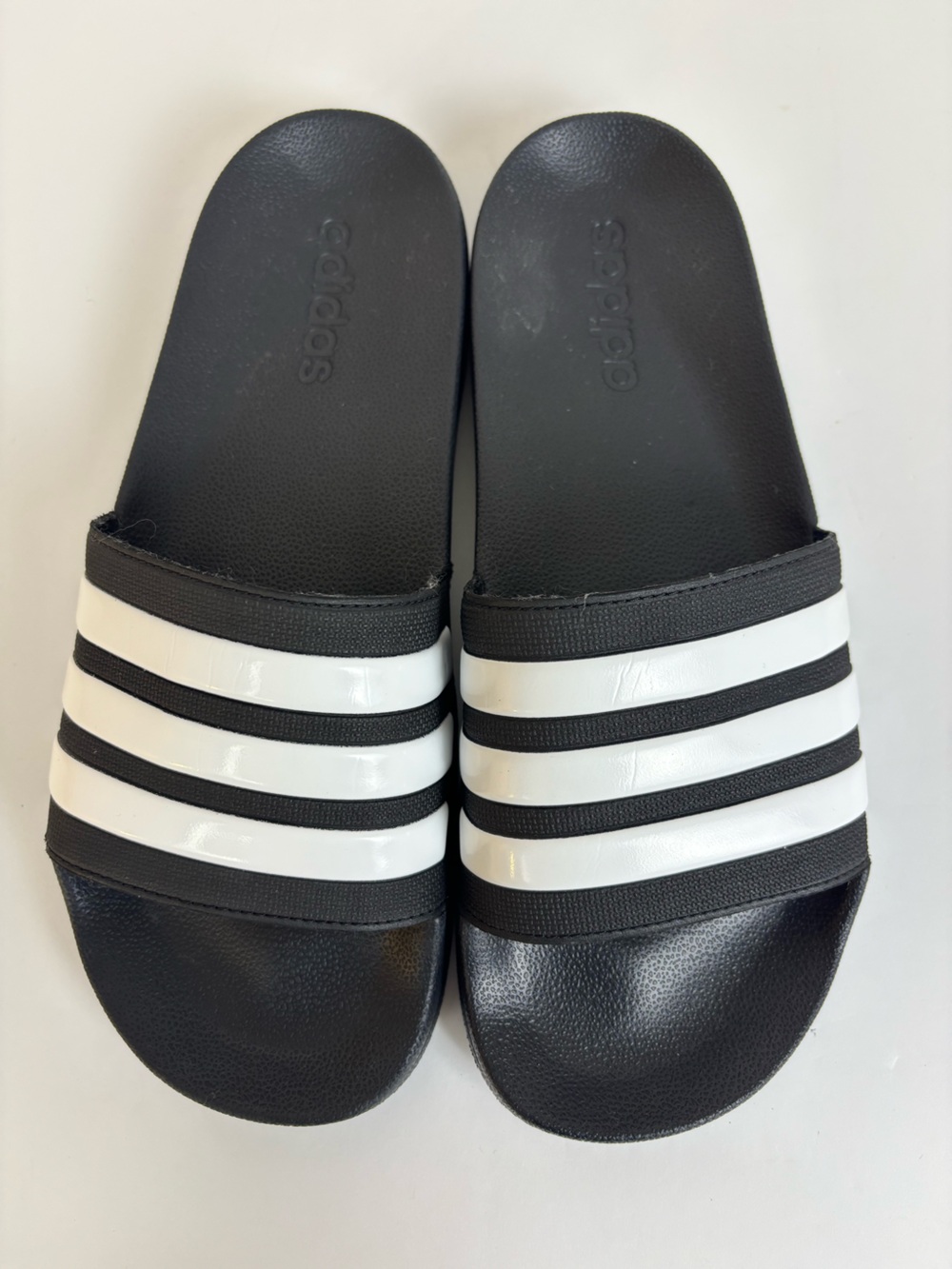 Adidas Adilette Slide Sandals Lightweight Gym Shower Workout Beach Black Size 10